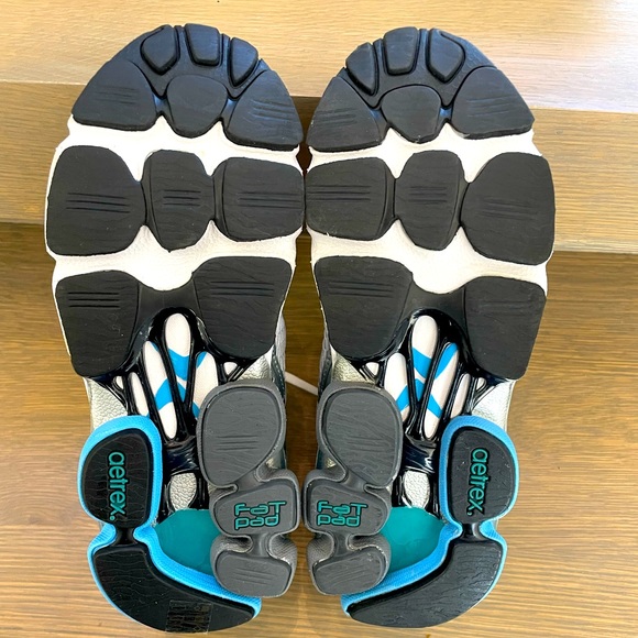 Aetrex Women’s RX Runner Athletic Shoe X-Wide Width in Blue/White - Picture 4 of 6